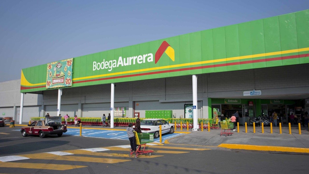 How can I determine which carrier a Canadian mobile phone number belongs to? Is there a quick way to filter?